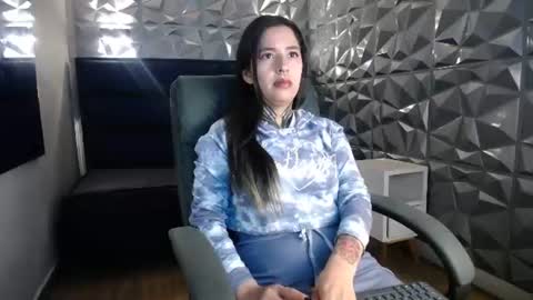 Snapshot of catarina_a chatting on 07.15.26 catarina online show from 07.15.26