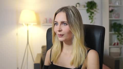 catecrago  online show from 11.24.25