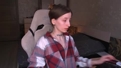 Snapshot of cath_dysphoria_ chatting on 05.06.26 CATH online show from 05.06.26