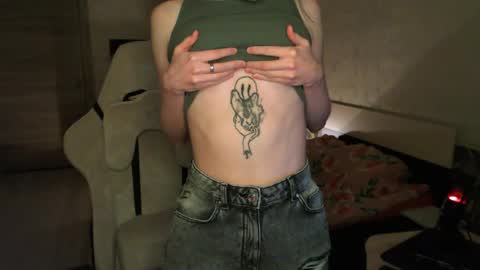 Snapshot of cath_dysphoria_ chatting on 05.21.26 CATH online show from 05.21.26