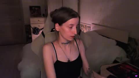 Snapshot of cath_dysphoria_ chatting on 08.08.26 CATH online show from 08.08.26