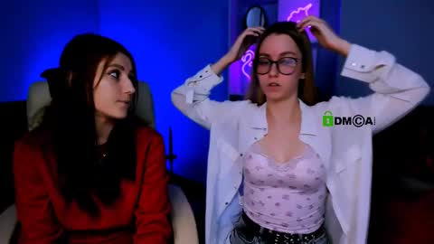 Snapshot of catherine_kitty chatting on 02.12.25 Catherine online show from 02.12.25