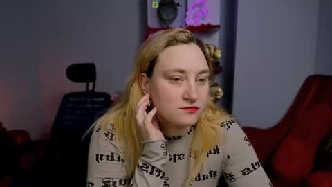 Snapshot of catherine_kitty chatting on 02.24.25 Catherine online show from 02.24.25