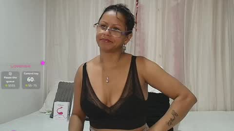 Snapshot of catherine_mature45 chatting on 04.19.26 Catherine online show from 04.19.26