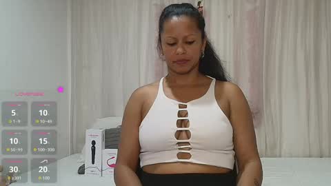 Snapshot of catherine_mature45 chatting on 04.20.26 Catherine online show from 04.20.26