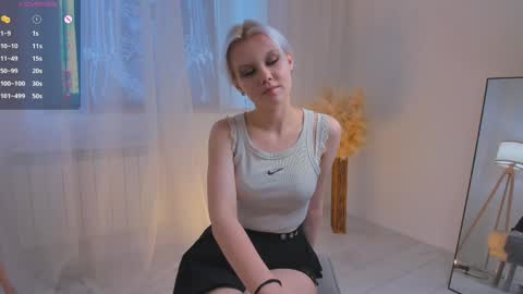 Snapshot of cathiearzabala chatting on 05.24.26 Mia online show from 05.24.26