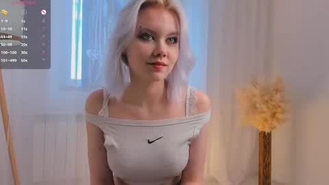 Snapshot of cathiearzabala chatting on 05.25.26 Mia online show from 05.25.26