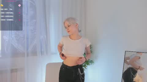 Snapshot of cathiearzabala chatting on 06.15.26 Mia online show from 06.15.26