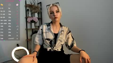 Snapshot of cathiearzabala chatting on 06.24.26 Mia online show from 06.24.26