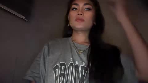 Snapshot of cathy_sanches chatting on 05.27.26 cathy online show from 05.27.26