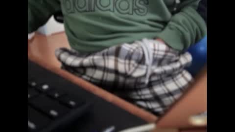 Snapshot of catmandoo21001 chatting on 01.17.25 catmandoo21001 online show from 01.17.25