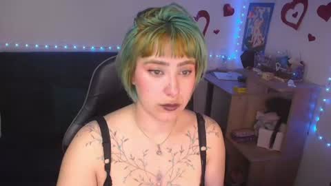 Snapshot of catsito chatting on 07.16.26 im MIA -Independent Model MY OF is catsito3 online show from 07.16.26