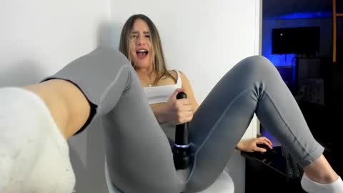 Snapshot of cattaleya_rose chatting on 11.27.25 Catta online show from 11.27.25