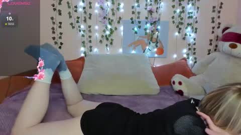 cattie_w_ online show from 10.25.25