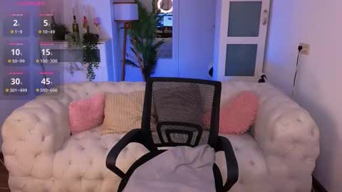 Snapshot of caty_cuddly chatting on 09.17.25 caty_cuddly online show from 09.17.25