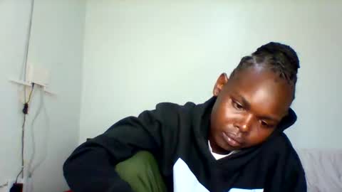 Snapshot of cavy_sweet chatting on 12.02.24 Mecy online show from 12.02.24