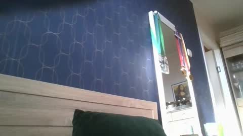 Im yours online show from 10.07.25