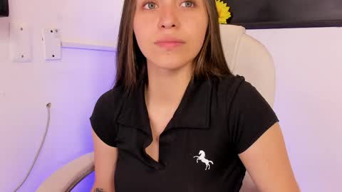 Snapshot of cayetana_01 chatting on 05.25.26 cayetana online show from 05.25.26