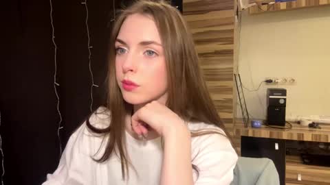 Snapshot of caylakimbro chatting on 02.25.26 Polly online show from 02.25.26