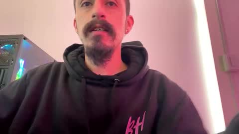 Snapshot of cayu_frensh94 chatting on 01.05.25 cayu_frensh94 online show from 01.05.25