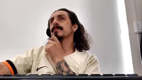 Snapshot of cayu_frensh94 chatting on 12.21.25 cayu_frensh94 online show from 12.21.25