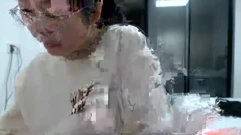 Snapshot of cbz112233 chatting on 02.16.25 ANNYANNY online show from 02.16.25