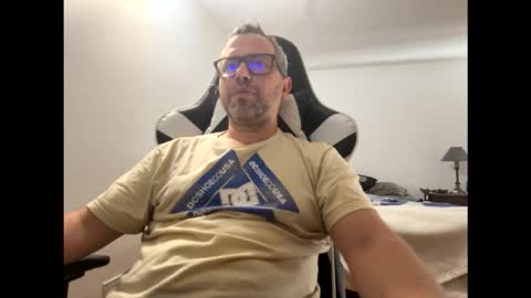 Snapshot of ccmhp1 chatting on 10.20.25 Tomys online show from 10.20.25