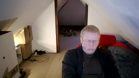 Snapshot of cebas chatting on 02.17.25 cebas online show from 02.17.25