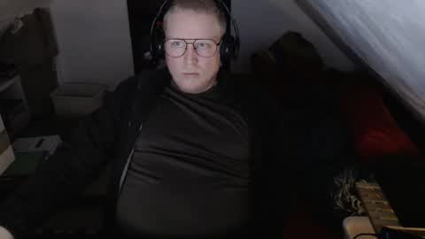 Snapshot of cebas chatting on 03.02.26 cebas online show from 03.02.26