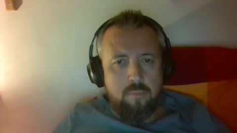 Snapshot of cebcool chatting on 10.29.25 Sb online show from 10.29.25