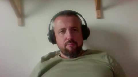 Snapshot of cebcool chatting on 11.30.25 Sb online show from 11.30.25