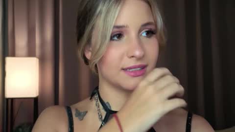 Snapshot of ceceliapidcock chatting on 03.26.26 Lina online show from 03.26.26