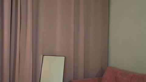 Snapshot of ceceliapidcock chatting on 04.12.26 Lina online show from 04.12.26