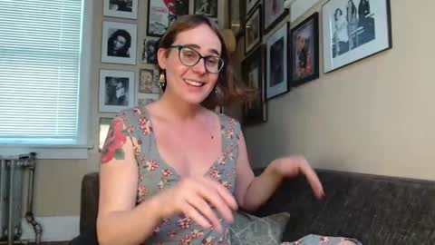 Snapshot of cecilysaintclaire chatting on 02.18.25 Cecily Saint Claire online show from 02.18.25
