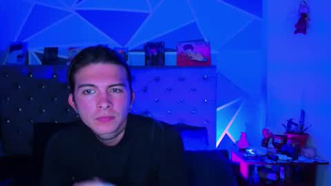 I am Valentinn online show from 11.18.25