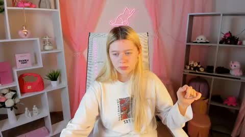 your cute kitty online show from 04.24.26