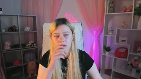 Snapshot of celestinemauriac chatting on 05.11.26 your cute kitty online show from 05.11.26