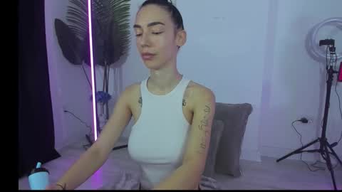 Celine Roxelle online show from 11.11.25