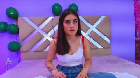 Snapshot of celine_visconti chatting on 04.18.26 online show from 04.18.26