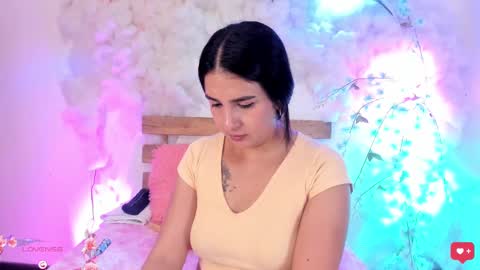 Hello guys my name is Sofi and Lizzie and  Vanessa online show from 03.06.25