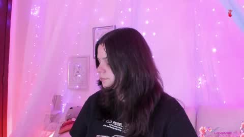 Hello guys my name is Sofi and Lizzie and  Vanessa online show from 09.09.25