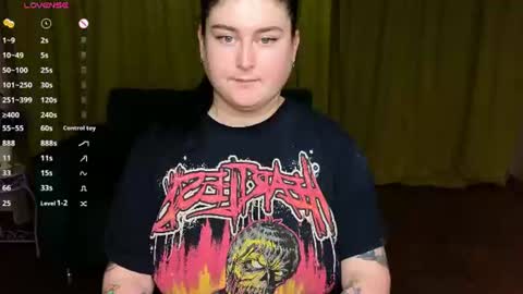 Snapshot of cessiebler chatting on 06.16.26 Cessie online show from 06.16.26