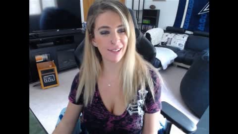 Marie online show from 12.27.24