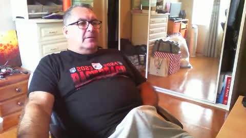 Snapshot of chalkstall chatting on 12.03.24 Chalky online show from 12.03.24