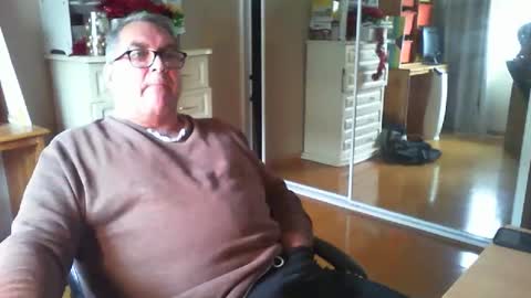 Snapshot of chalkstall chatting on 09.15.25 Chalky online show from 09.15.25