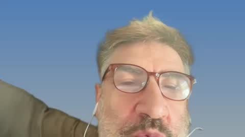 Snapshot of champsex305610 chatting on 02.10.25 champsex305610 online show from 02.10.25