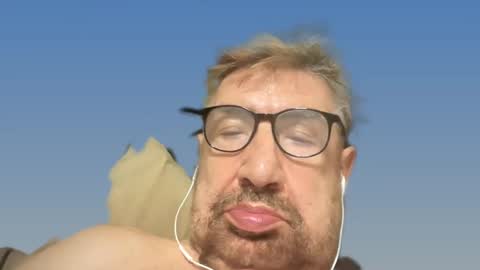 Snapshot of champsex305610 chatting on 03.05.25 champsex305610 online show from 03.05.25