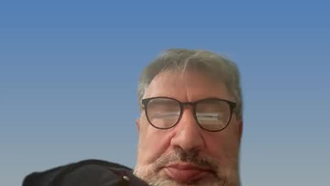 Snapshot of champsex305610 chatting on 09.10.25 champsex305610 online show from 09.10.25