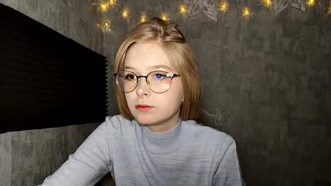 Lia online show from 12.23.25