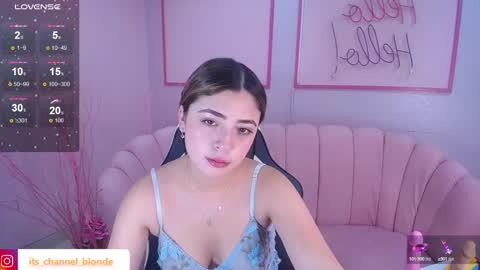 Snapshot of channel_blonde_a chatting on 01.25.25 channel_blonde_a online show from 01.25.25